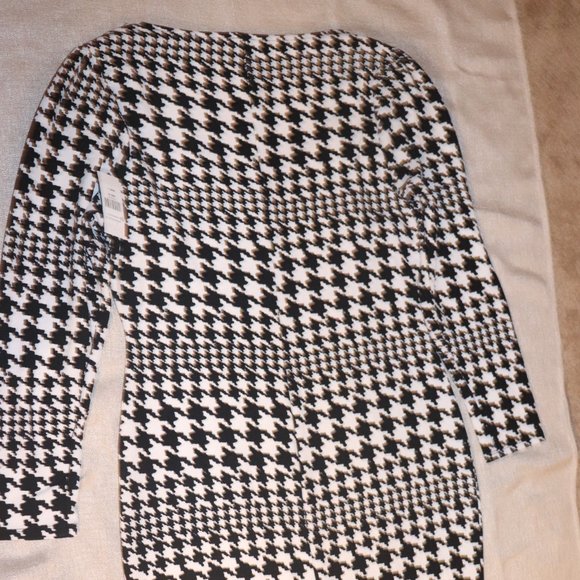 Fashion to Figure Houndstooth Bodycon Dress - Picture 3 of 4